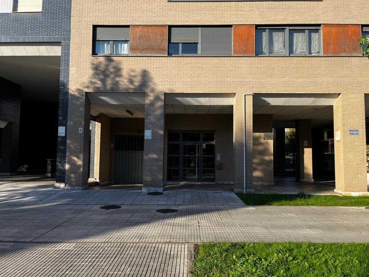 Amplio Apartamento Con Plaza De Parking. Apartment Gijon Bagian luar foto